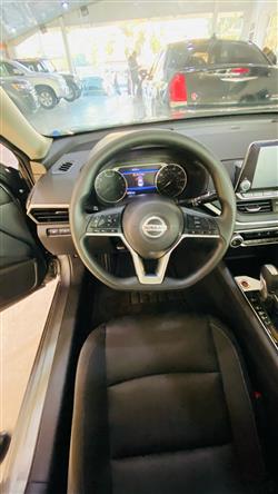 نيسان ألتيما